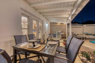 Scottsdale Dream Home With Free Heated Pool! - Scottsdale - 2