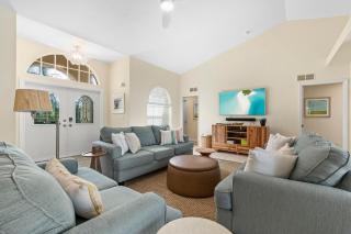 Serene Retreat with pool, hot tub and a view! - 4