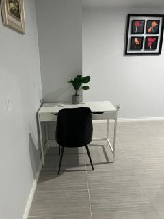 Cozy and comfy 1 BEDROOM basement suite at Cougar ridge SW Calgary - Calgary - 8