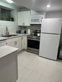 Cozy and comfy 1 BEDROOM basement suite at Cougar ridge SW Calgary - Calgary - 5