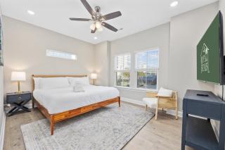 Top Sail Jewel Steps From Ocean w Garage - Myrtle Beach - 7