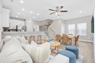 Top Sail Jewel Steps From Ocean w Garage - Myrtle Beach - 2