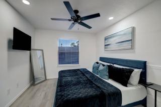 4BR Spacious Home w Hot Tub & BackYard Downtown - Houston - 3
