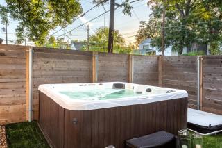 Electric Disco Den - 6 Min Walk to Rainey St - Austin - 9