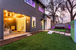 Electric Disco Den - 6 Min Walk to Rainey St - Austin - 5