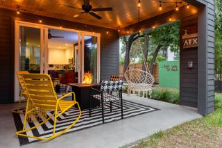 Electric Disco Den - 6 Min Walk to Rainey St - Austin - 3