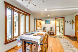 Oregon Farmhouse Hideaway on 53 Acres - Springfield - 2