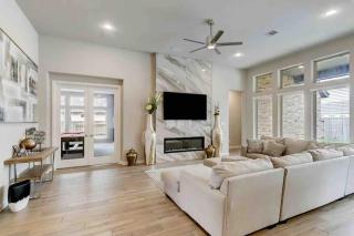 HTX Luxe Vibes w Private Pool & Spa - Perfect 4 Groups & Family - Rosenberg - 0