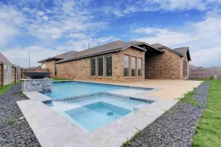 HTX Luxe Vibes w Private Pool & Spa - Perfect 4 Groups & Family - Rosenberg - 9
