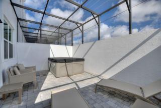 Tranquil Breeze At Azur Resort By Shine Villas - 1