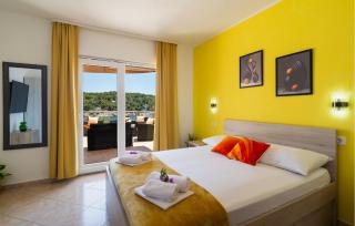 3 Bedroom Amazing Apartment In Milna - 7