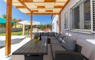 3 Bedroom Nice Home In Nin - Nin - 5