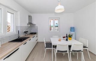 3 Bedroom Nice Home In Nin - Nin - 1