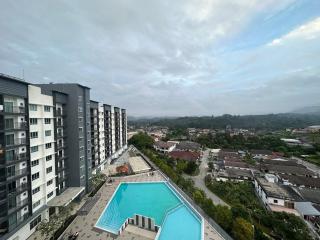 Cozy Condo with Scenic Views near Kuala Lumpur - Hulu Langat - 4