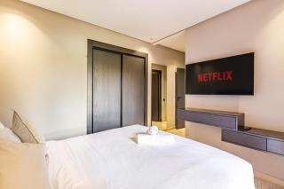 Spacious luxury 3BR by the pool - 2