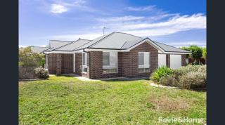 Boorooma Home - 0