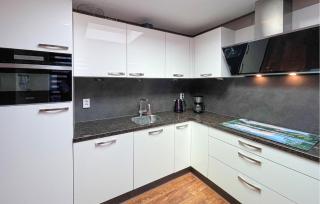 Amazing Home In Sumar With Wifi - 5