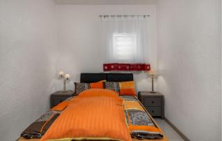 1 Bedroom Stunning Apartment In Povile - Povile - 6