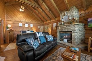 View Location Studio Log Cabin Hot Tub Fireplace - 4