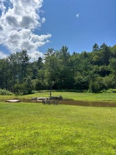 Sunny 2BR with Pond, Fireplace, Walk to Stowe - 2