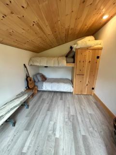 Sunny 2BR with Pond, Fireplace, Walk to Stowe - 6