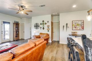 1 Mi to Lake Pet-Friendly Cabin in Strawn - Strawn - 6