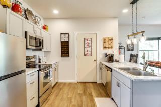 1 Mi to Lake Pet-Friendly Cabin in Strawn - Strawn - 3