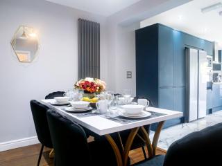Spacious 6 Bedroom House in Bexleyheath - Bexleyheath - 6