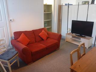 2 bedroom house Swansea budget stay - Swansea - 8