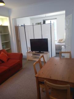 2 bedroom house Swansea budget stay - Swansea - 7