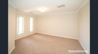 Yarrawah Crescent - Lake Albert - 2