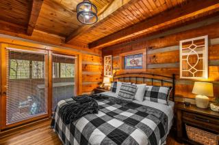 Quiet-Hot Tub-Fireplace-Honeymoon-Hiking-Relax - 8