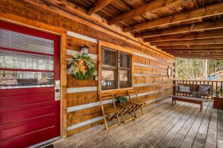 Quiet-Hot Tub-Fireplace-Honeymoon-Hiking-Relax - 4