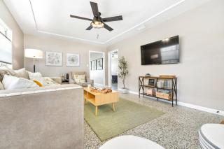 Sunny Side Up - A Charming Retreat - Tampa - 9