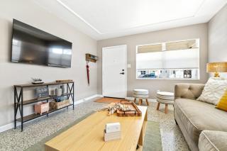Sunny Side Up - A Charming Retreat - Tampa - 6
