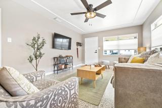 Sunny Side Up - A Charming Retreat - Tampa - 5