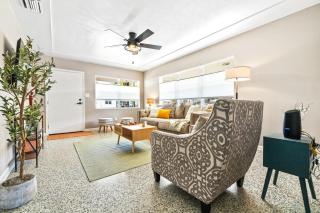 Sunny Side Up - A Charming Retreat - Tampa - 3