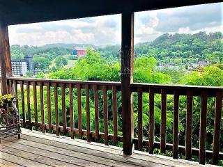 Location Smokies Log Cabin Hot Tub Fireplace - Pigeon Forge - 5