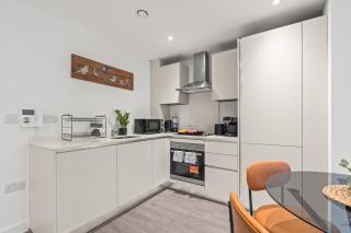 Opulent 2BR Balcony & Breathtaking skyline views - Birmingham - 2