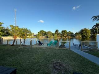 waterfront lake Hollywood hard rock Airport - Dania Beach - 8
