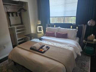 Tranquility at the House of Alchemy Hollywood - Los Angeles - 9