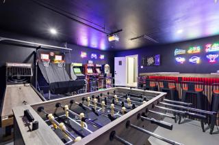 Family Platinum Escape with Heated Pool and Gameroom - Richardson - 9