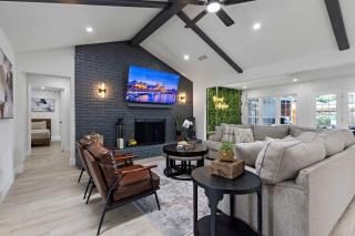 Family Platinum Escape with Heated Pool and Gameroom - Richardson - 7