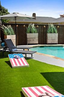 Family Platinum Escape with Heated Pool and Gameroom - Richardson - 4