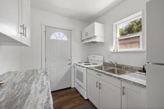 The Holcomb House - 3