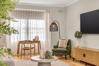 Anja Haus - Elegant Retreat near Somerton Park Beach - 7