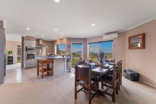 Soak & Stay Acacia Bay - spa, pet, family friendly - Taupo - 7