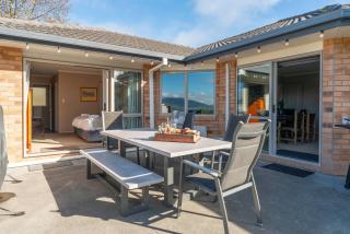 Soak & Stay Acacia Bay - spa, pet, family friendly - Taupo - 8