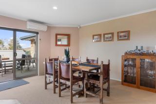 Soak & Stay Acacia Bay - spa, pet, family friendly - Taupo - 4