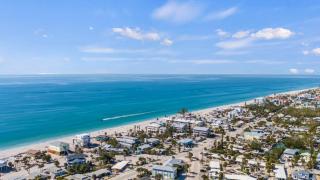 1 Bed Cottage Walk to Beach, Bikes, Kayaks, Beach Gear, Fishing - 3